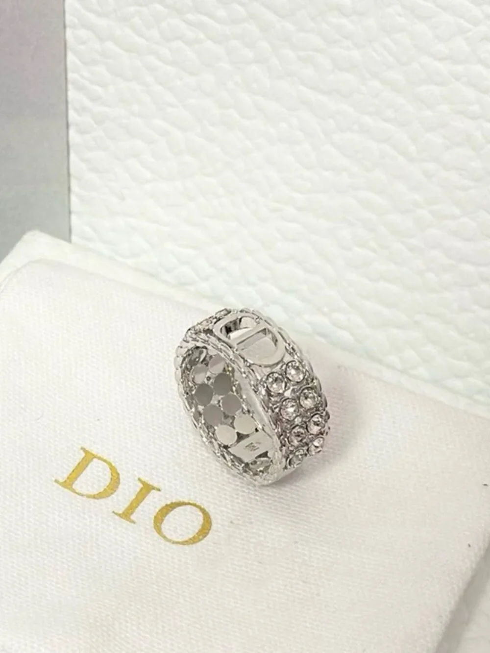 Dior ring size